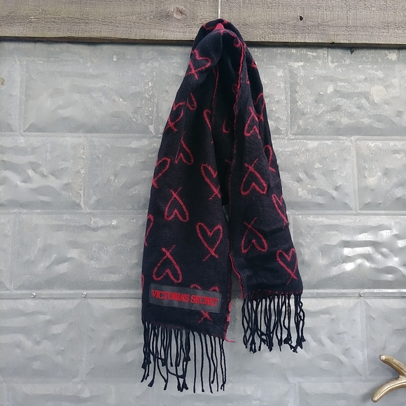 Victoria's Secret Heart Blanket Scarf - Picture 6 of 6